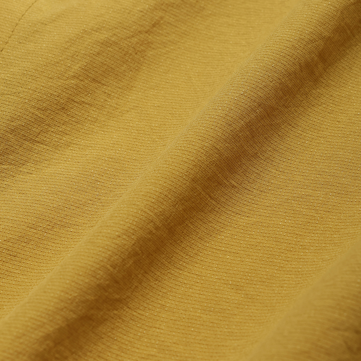 ゴールデンイエロー