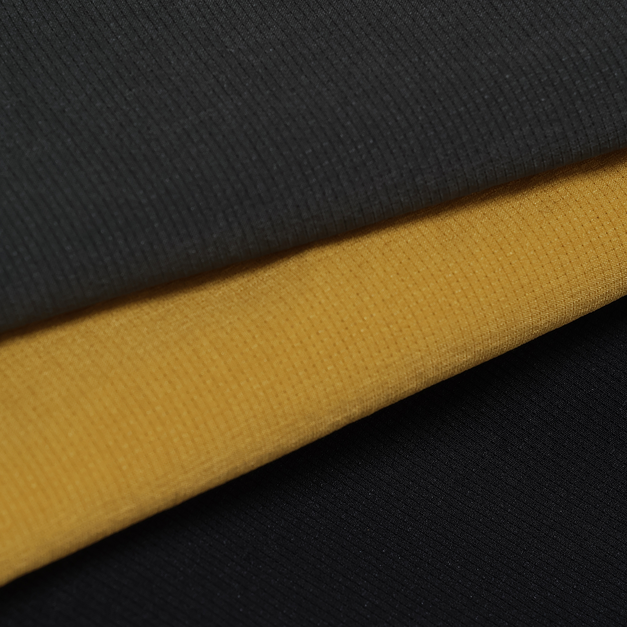 ゴールデンイエロー