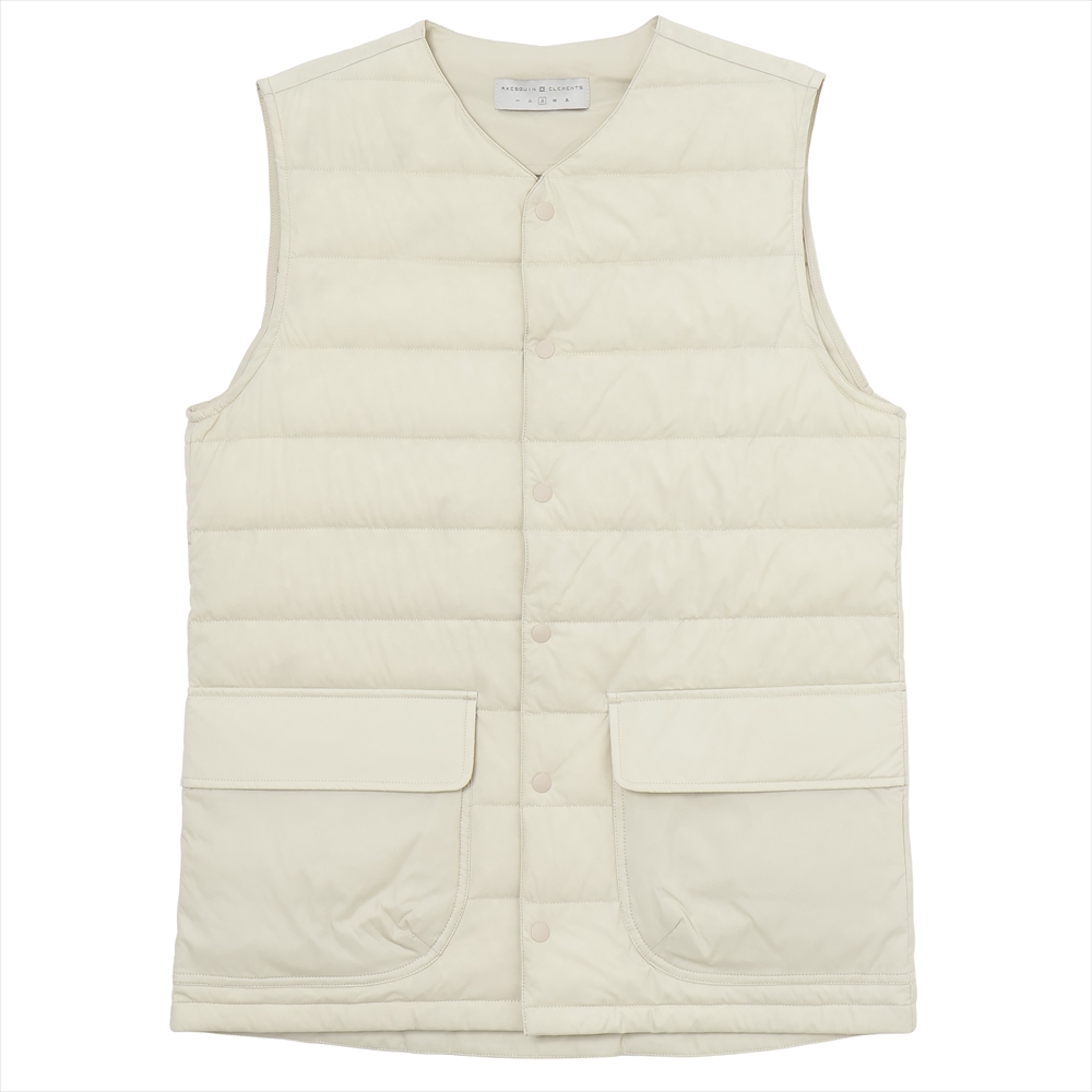 ストレッチのダウンベスト