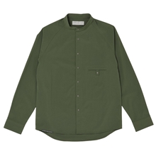 ソフトシェルのバンドカラーシャツ