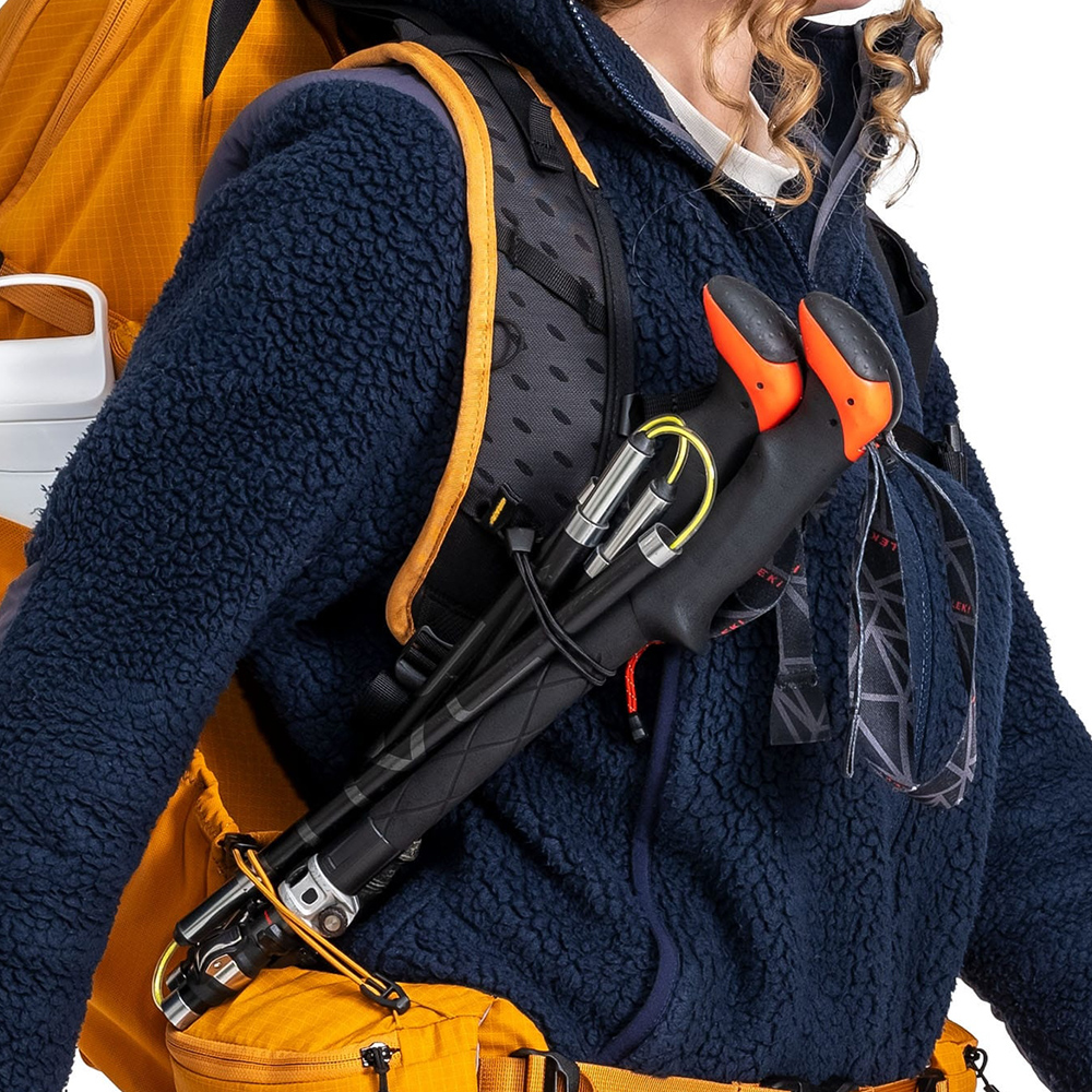 トレッキングポールホルダー